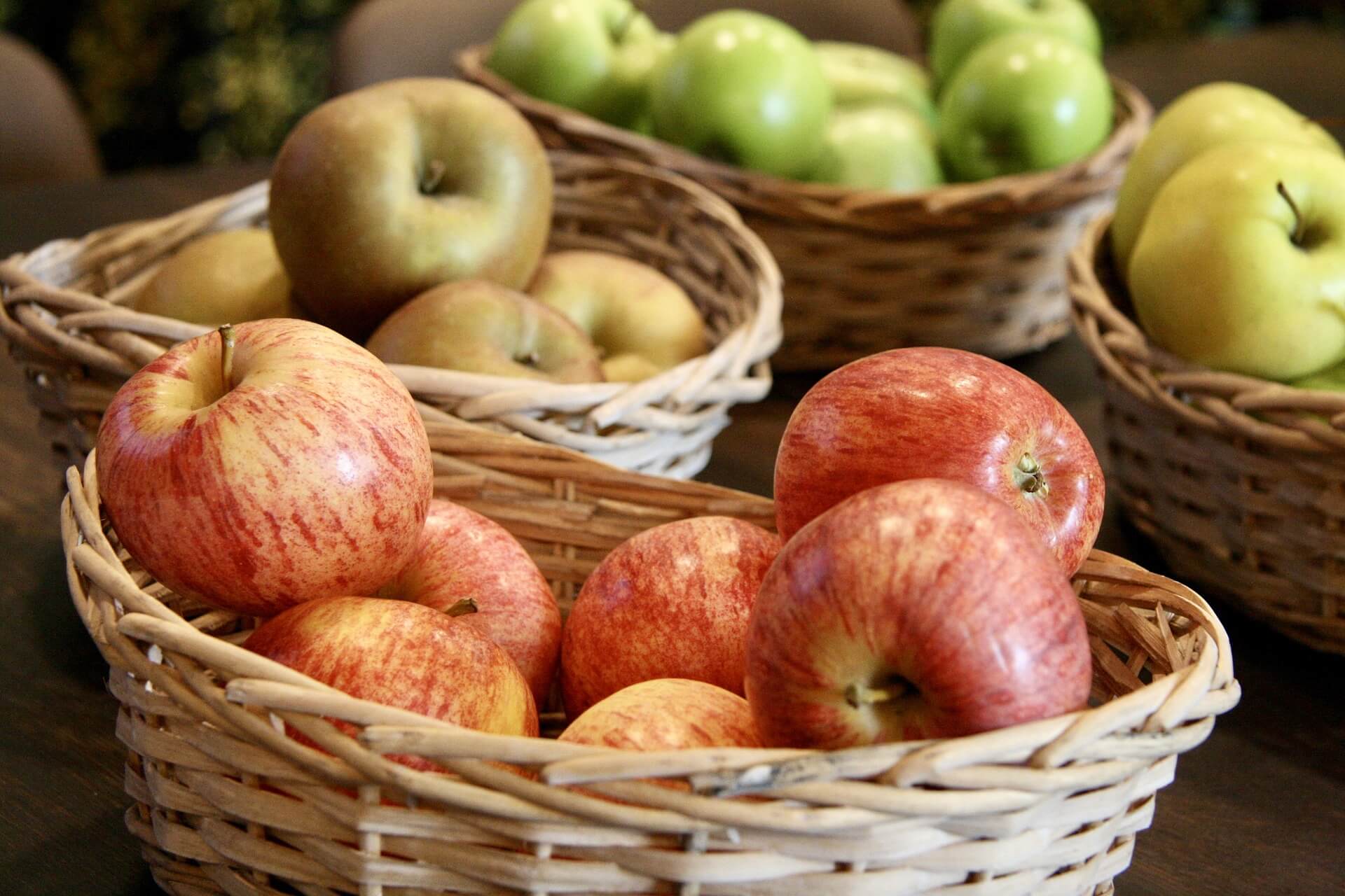 apples in wicker baskets